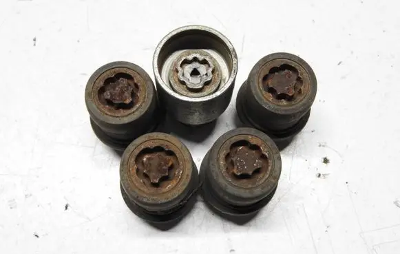Toyota Verso Nuts/bolts 