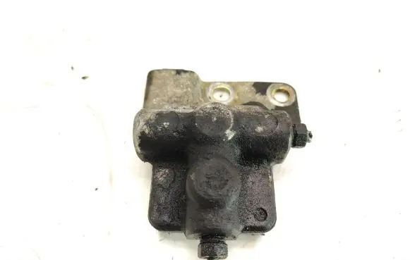 Toyota Previa (XR30, XR40) II Brake power pressure regulator 