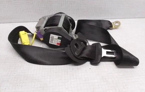 Volkswagen Golf V Front seatbelt 1K4857705D 040594 602252200