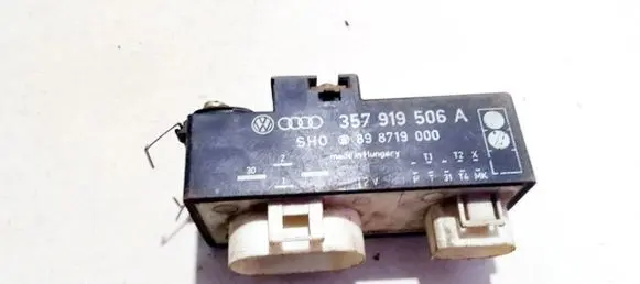 Volkswagen Golf III Coolant fan relay 357919506a 8871900