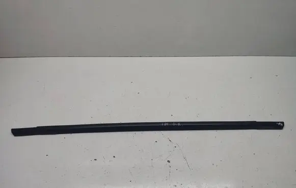Hyundai i20 (BC3 BI3) Rubber seal rear door window/glass 20725