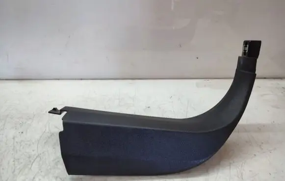 Foot area side trim