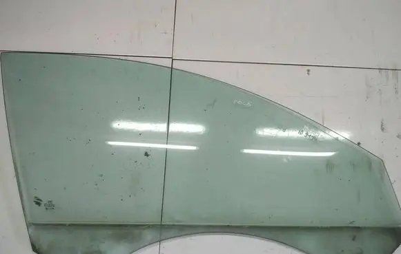 Audi A6 S6 C6 4F Front door window glass four-door AS2