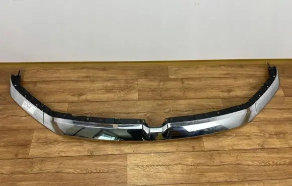 Ram 1500 Front bumper upper radiator grill