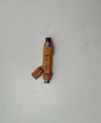 Toyota Yaris Fuel injector 2325040020
