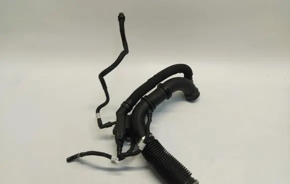 Mercedes-Benz GLA H247 Air intake hose/pipe A2820186400