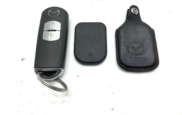 Mazda 3 II Ignition key/card SKE13E-01