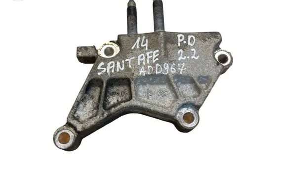 Hyundai Santa Fe Engine mounting bracket