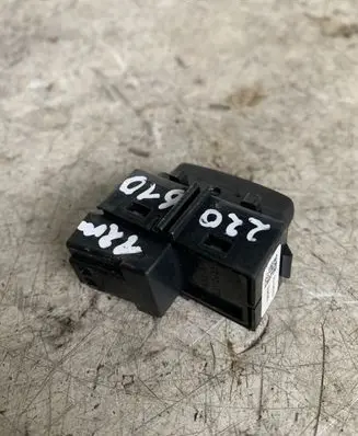 Volvo S60 Central locking switch button 31318989