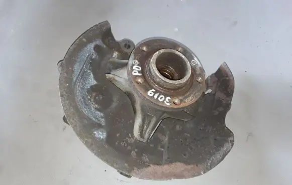 Peugeot 3008 II Front wheel hub 