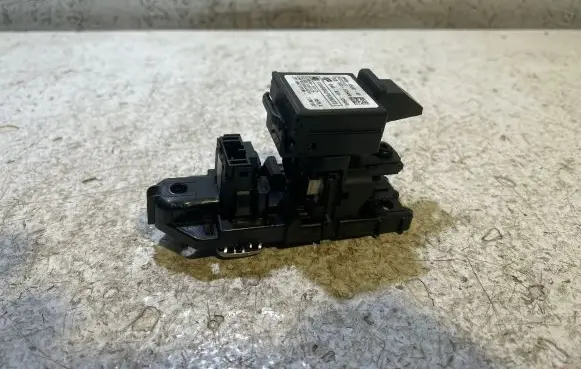 Volvo XC60 Engine control unit/module AH4N15607AE 28227917 3659AV01125