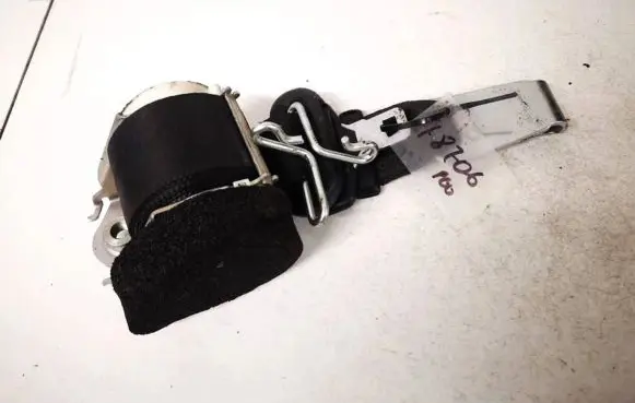 Middle seatbelt (rear)