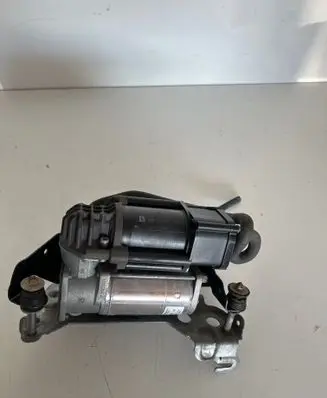 Mercedes-Benz C W205 Air suspension compressor/pump A0993200004