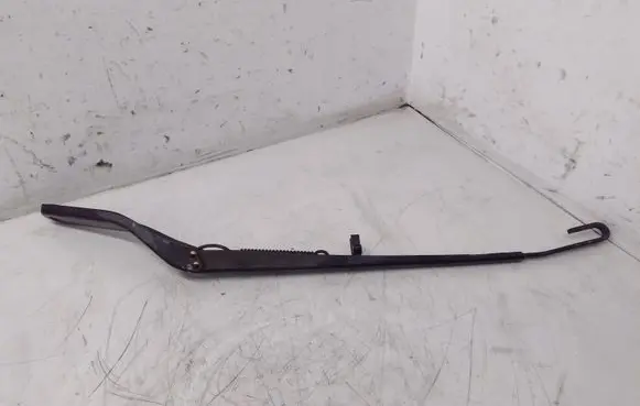 BMW X5 E53 Front wiper blade arm 7132219