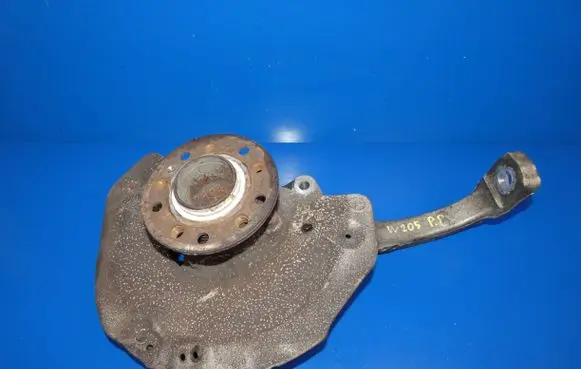 Mercedes-Benz C W205 Front wheel hub 