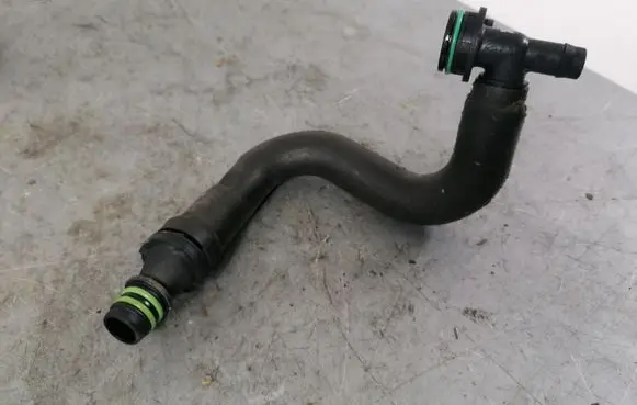Volkswagen PASSAT B8 Engine coolant pipe/hose 04E103202F