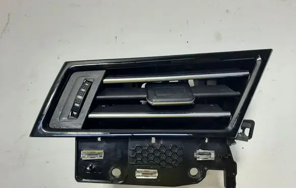 Volkswagen PASSAT B8 Dashboard air vent grill cover trim 3G1819701E