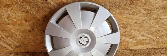 Audi A4 S4 B7 8E 8H R16 wheel hub/cap/trim 8V0601147C