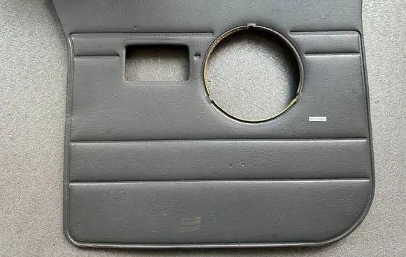 Nissan Patrol Y60 Other trunk/boot trim element 9090106J06