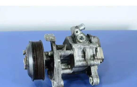 BMW 7 F01 F02 F03 F04 Power steering pump 6796493