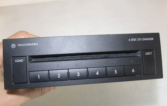 Volkswagen PASSAT B6 CD/DVD changer 3C0035110 28F9065460