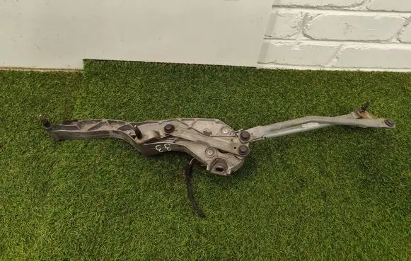 Mercedes-Benz CLS AMG C219 Front wiper linkage and motor A2198200140 3397020992
