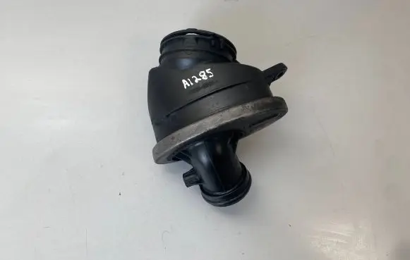 Mercedes-Benz E W211 Intake resonator A6460981007 054548