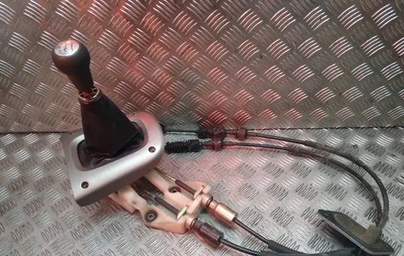 Toyota RAV 4 (XA20) Gear shifter/selector 