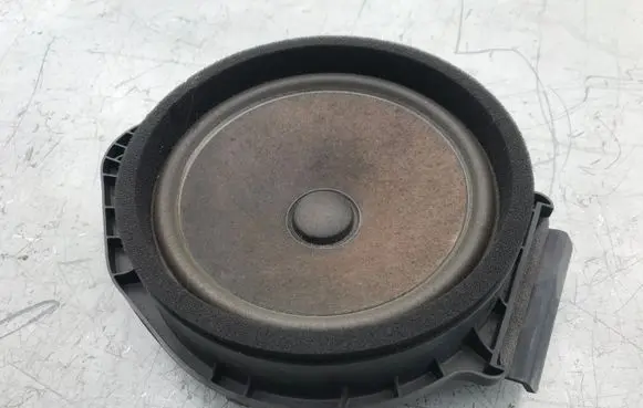 Opel Astra J Front door speaker 22889819