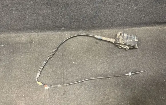 Chevrolet Camaro Hand brake/parking brake motor 84121971 688250455 2004030701