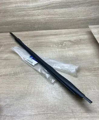 Hyundai i20 (GB IB) Rear door glass trim molding 832101J500