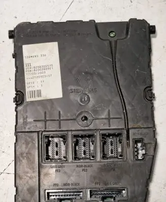 Renault Scenic II - Grand scenic II Comfort/convenience module 8200305575 8200280951 21203034