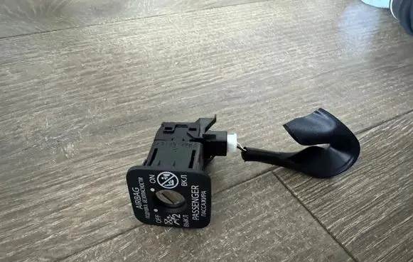 Lexus LBX Passenger airbag on/off switch ASF