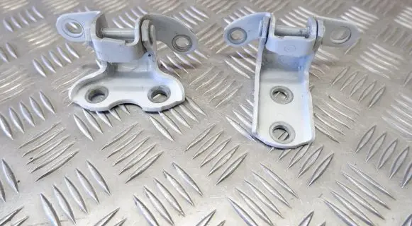Rear door hinge set