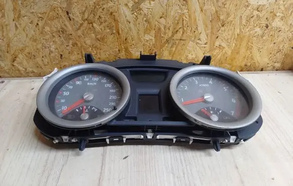 Renault Megane II Speedometer (instrument cluster) 8200292076 2RPF14B115CH 35110419