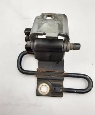 Audi A6 S6 C5 4B Front door lower hinge 4B0831412B