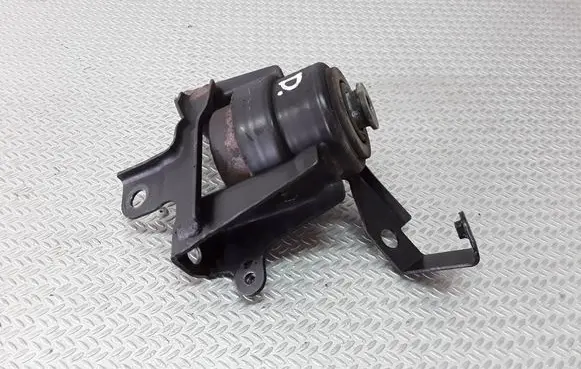 Toyota Corolla Verso AR10 Engine mount bracket