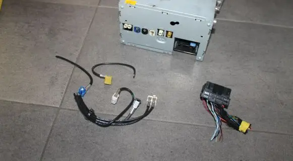 Mercedes-Benz E W212 Sound system wiring loom A2189003307 A2189010001 NTG51CD