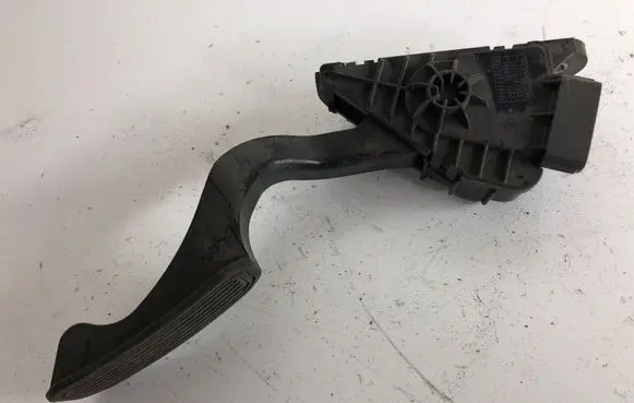 Toyota Prius (NHW20) Accelerator throttle pedal 7812047050 1988003200