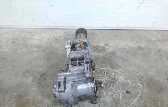 Gearbox transfer box case