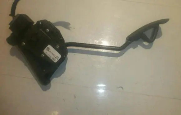 Opel Zafira A Accelerator throttle pedal 9202343BW 6PV00811500