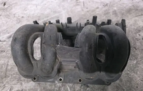 Renault Clio III Intake manifold 7700114501