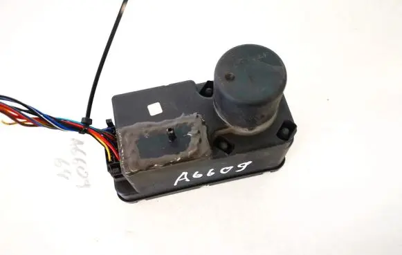 Volkswagen PASSAT B3 Vacuum pump 357962257