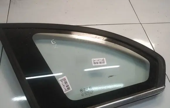 Chevrolet Captiva Rear side window as2