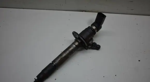 Jaguar XF X250 Fuel injector 5U3Q9K546AA