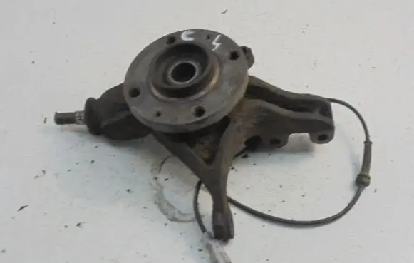 Citroen C4 Grand Picasso Front wheel hub spindle knuckle 