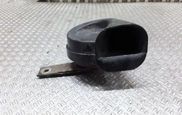 Infiniti FX Horn signal E9004035