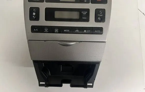Toyota Corolla E120 E130 Climate control unit 554111a240