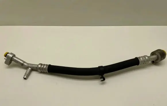 Volkswagen Tiguan Engine coolant pipe/hose