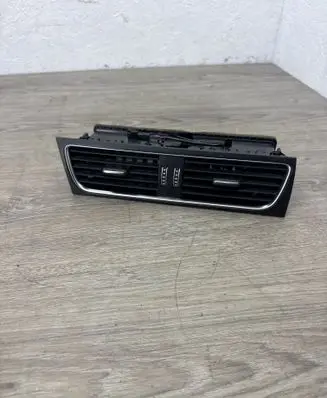 Audi A5 8T 8F Dash center air vent grill 8T1820951E